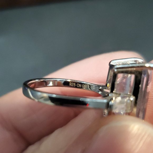 Size 8.25 925 Sterling Silver Large Rectangle Cubic Zirconia Gem Ring - Picture 5 of 8